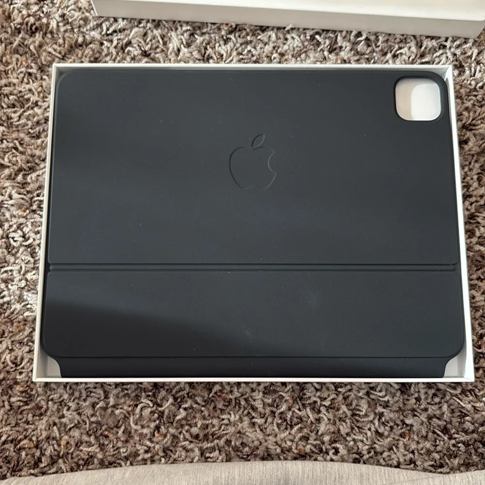 Real Apple iPad Magic Keyboard - Black